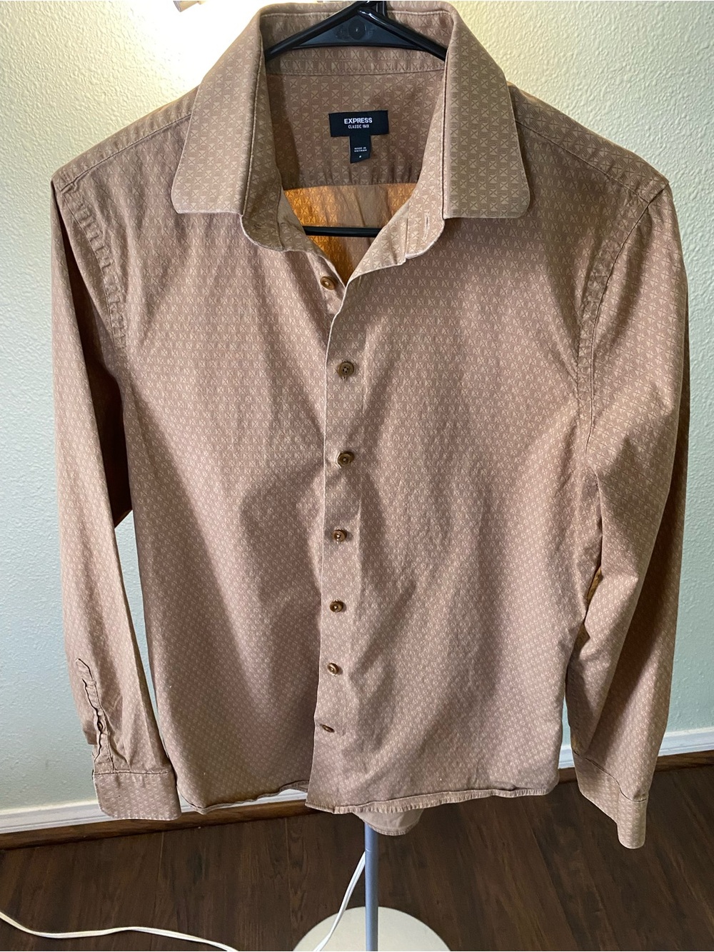 Express Men’s Button-Down Shirt in Light Brown with Micro Pattern